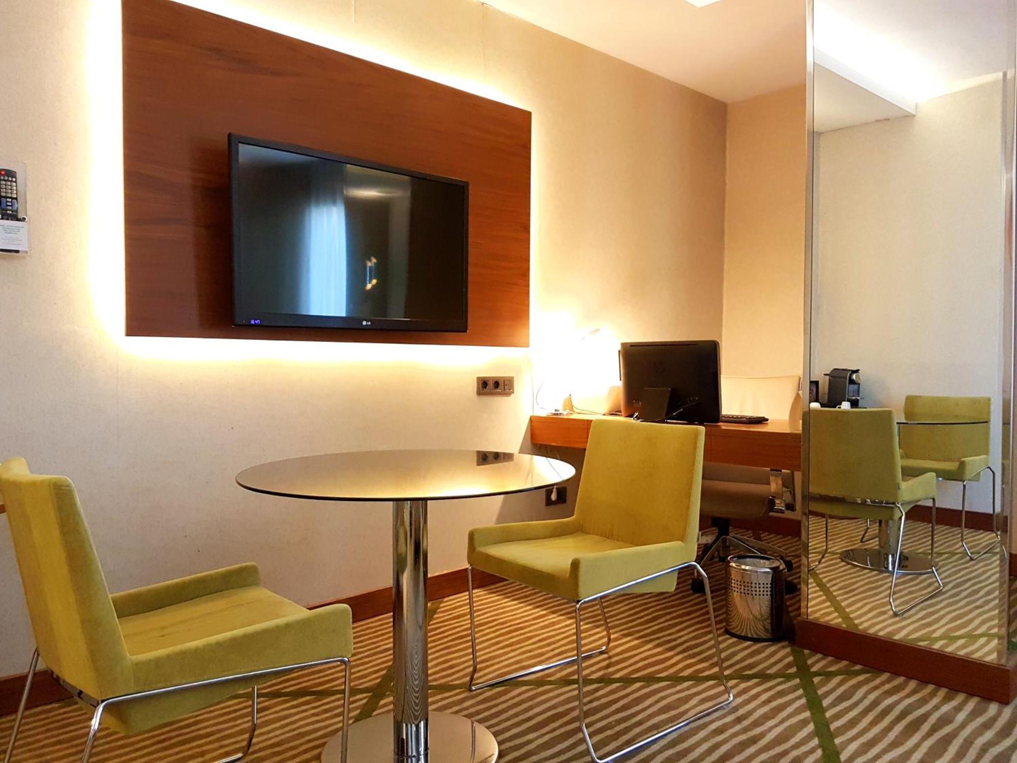 Holiday Inn Gaziantep By Ihg Exterior foto